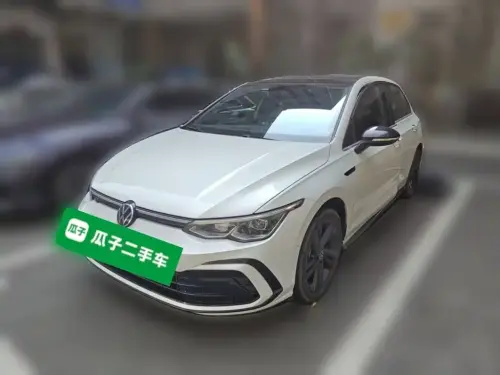 Volkswagen Golf, 2024