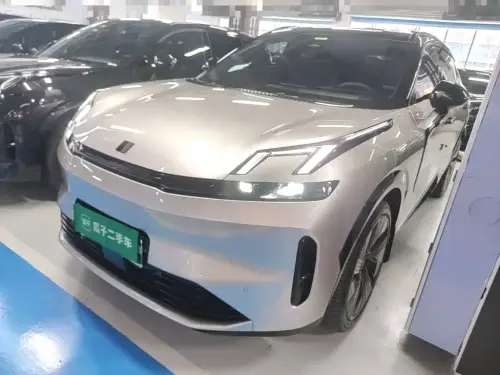 Lynk & Co 08, 2024