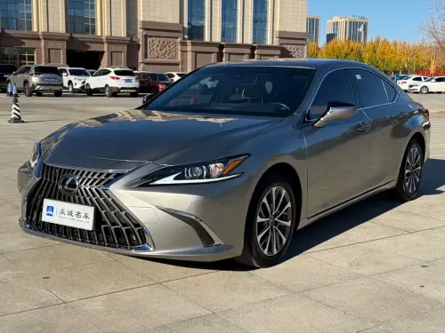 Lexus ES, 2023