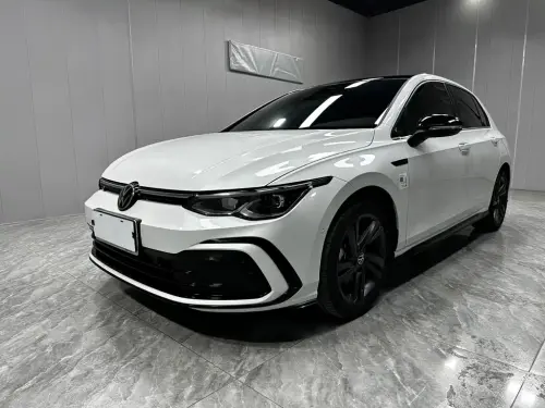 Volkswagen Golf, 2022