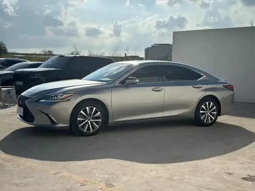 Lexus ES, 2021