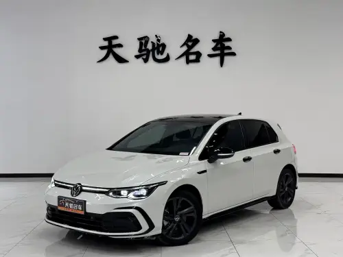 Volkswagen Golf, 2024