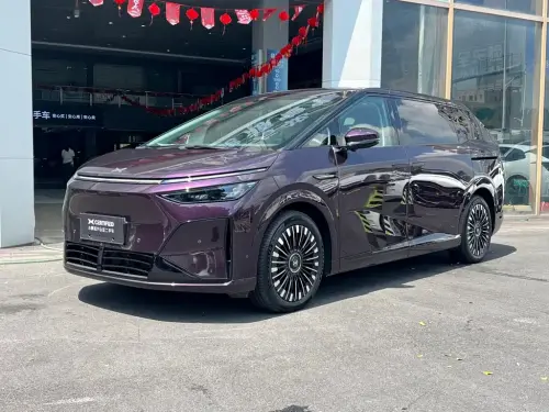 XPeng X9, 2025