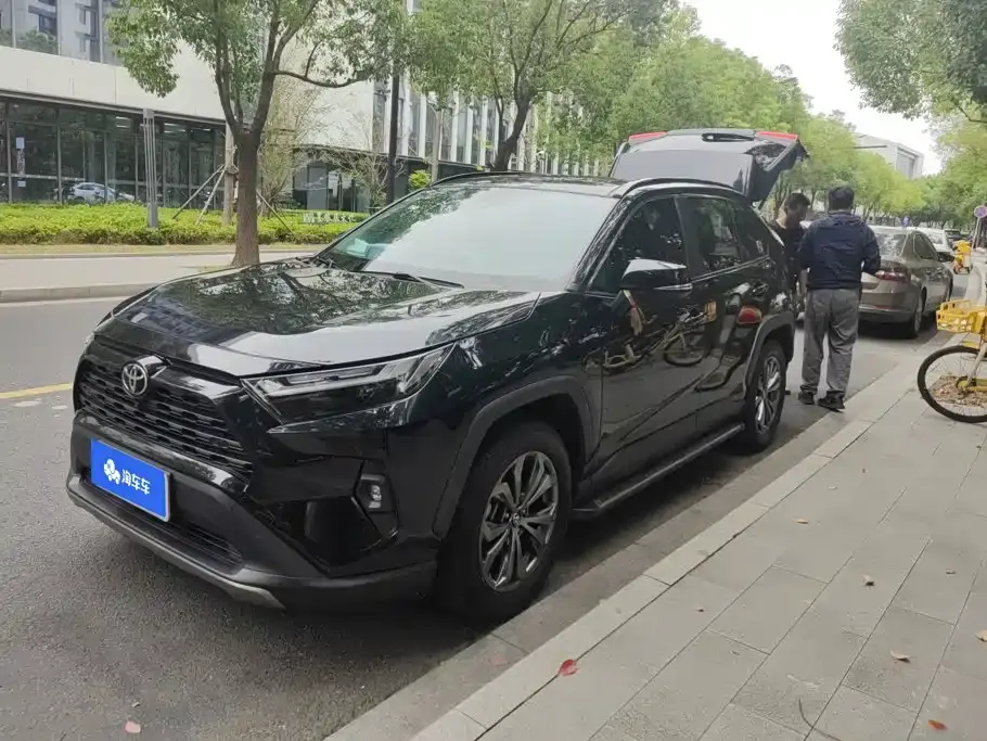 Toyota RAV4, 2023