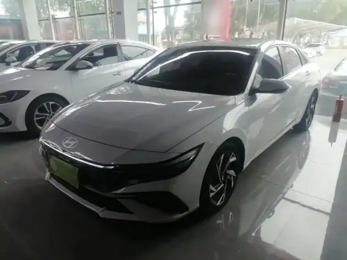 Hyundai Elantra, 2024