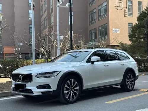 Volvo V90, 2021