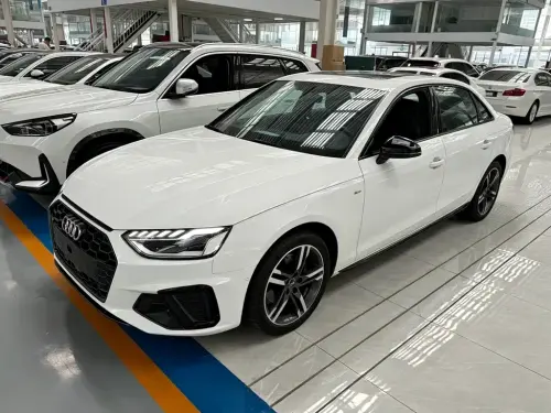 Audi A4, 2022
