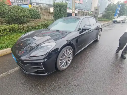 Porsche Panamera, 2024