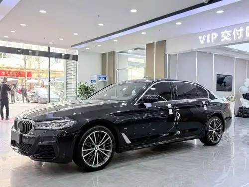 BMW 5-Series, 2022