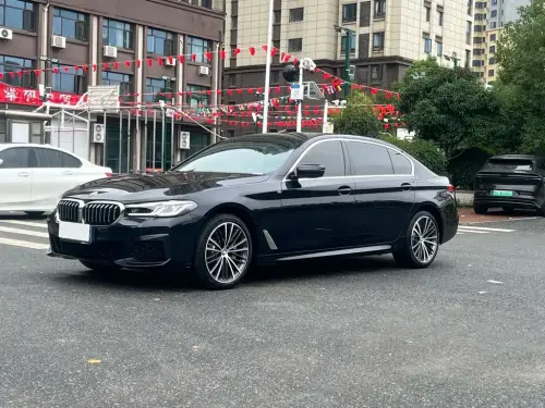 BMW 5-Series, 2022