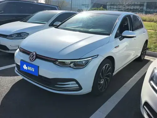 Volkswagen Golf, 2023