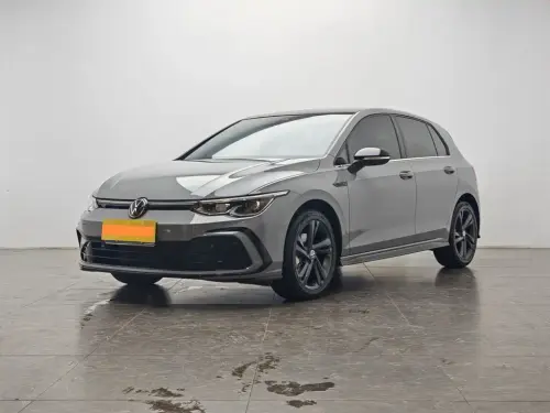 Volkswagen Golf, 2024