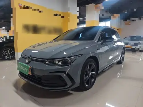 Volkswagen Golf, 2024