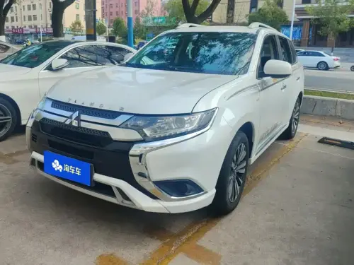 Mitsubishi Outlander, 2021