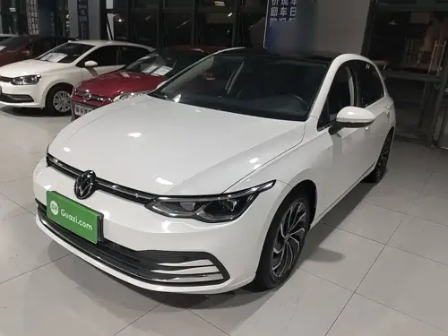 Volkswagen Golf, 2024