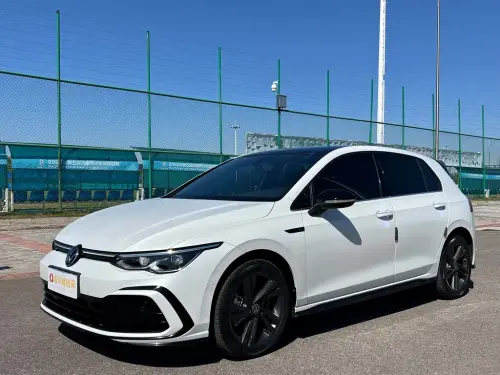 Volkswagen Golf, 2024