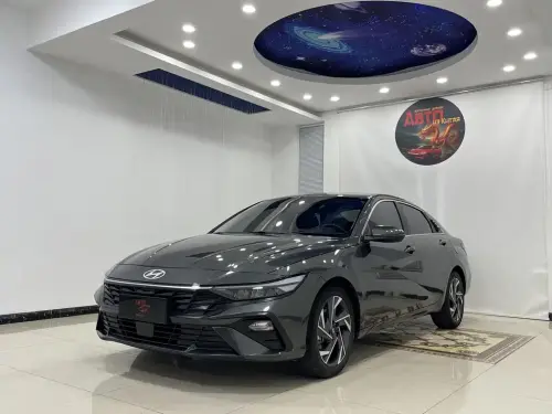 Hyundai Elantra, 2024