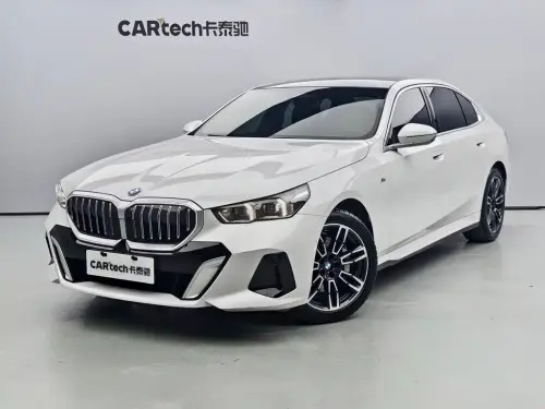 BMW 5-Series, 2025