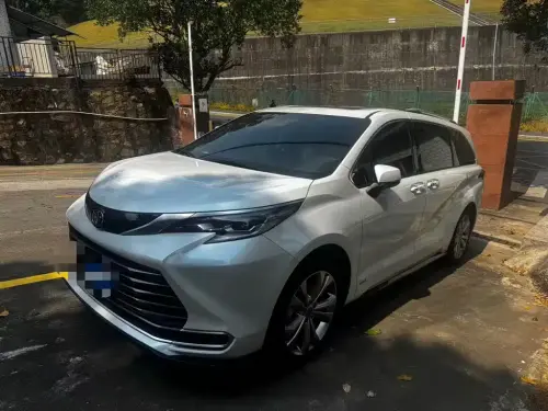 Toyota Sienna, 2024