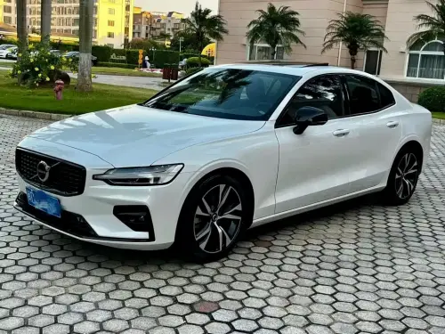 Volvo S60, 2024