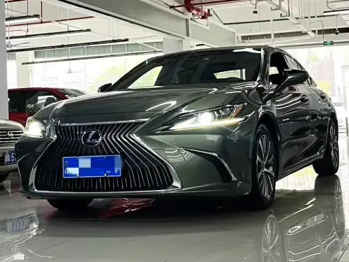 Lexus ES, 2020