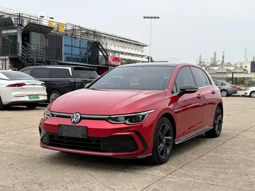 Volkswagen Golf, 2022