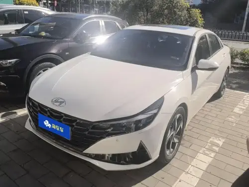 Hyundai Elantra, 2022