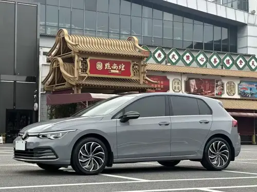 Volkswagen Golf, 2022