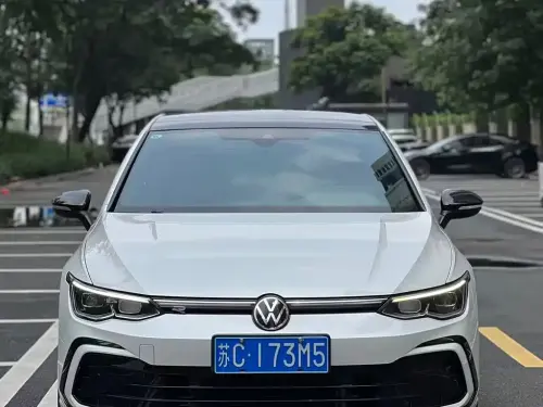 Volkswagen Golf, 2022