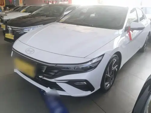 Hyundai Elantra, 2024