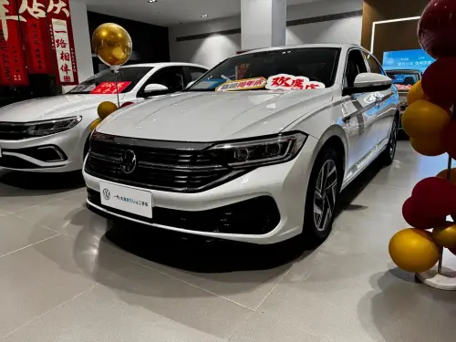 Volkswagen Sagitar, 2023