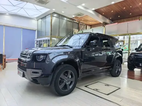 Land Rover Defender, 2025