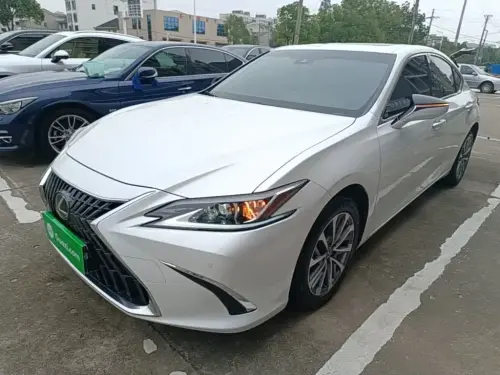 Lexus ES, 2024