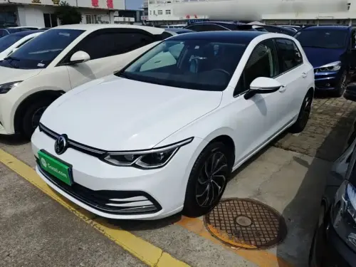 Volkswagen Golf, 2024