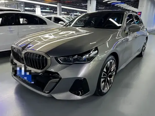 BMW 5-Series, 2024