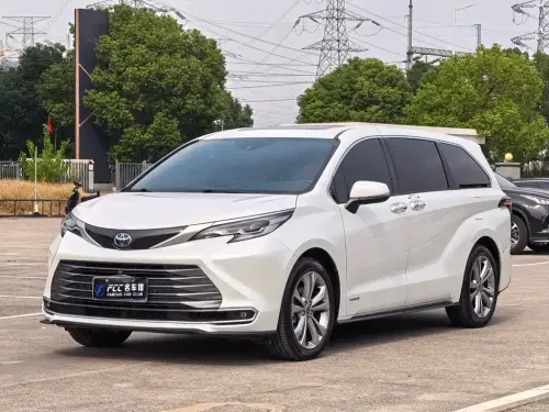 Toyota Sienna, 2023