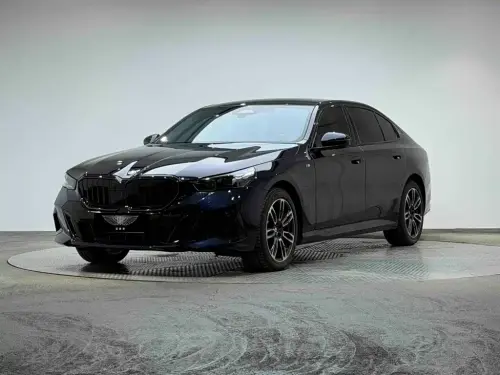 BMW 5-Series, 2025