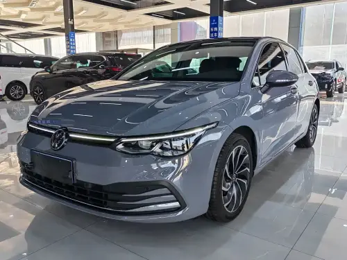 Volkswagen Golf, 2023