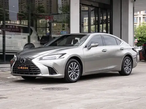 Lexus ES, 2025