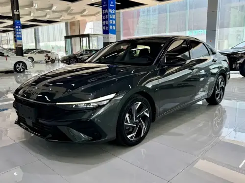 Hyundai Elantra, 2024