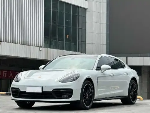 Porsche Panamera, 2023