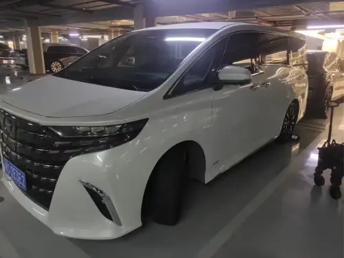Toyota Alphard, 2024