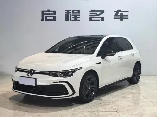 Volkswagen Golf, 2022