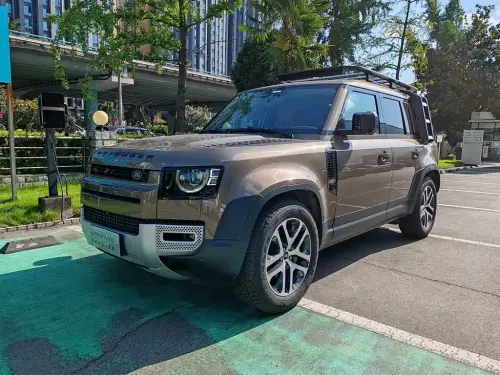 Land Rover Defender, 2024