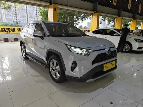 Toyota RAV4, 2021