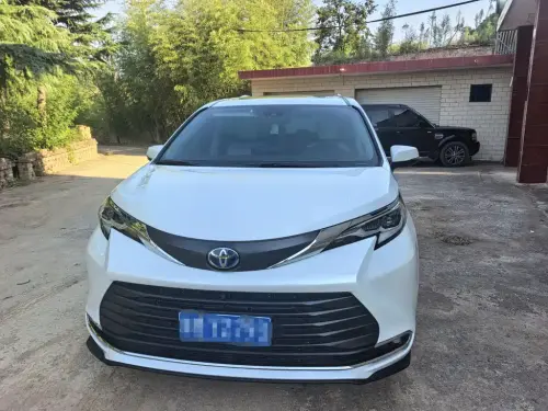 Toyota Sienna, 2023
