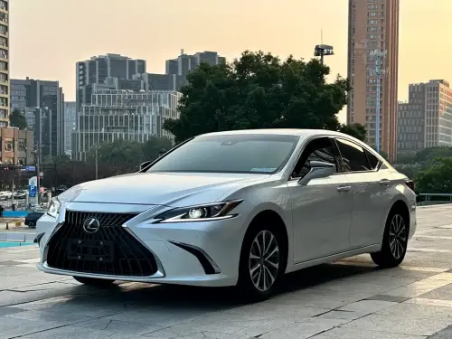 Lexus ES, 2024