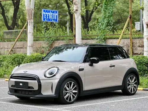 Mini MINI, 2023