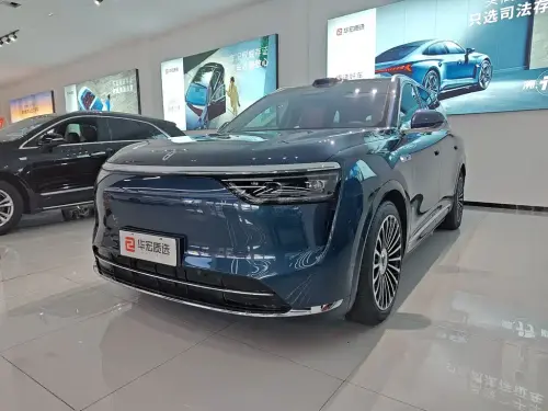 AITO M8, 2025