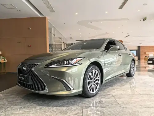 Lexus ES, 2023